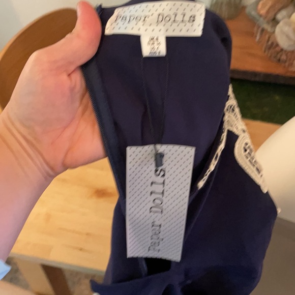 NWT paper doll navy dress with lace detail. Very flattering - Picture 6 of 6